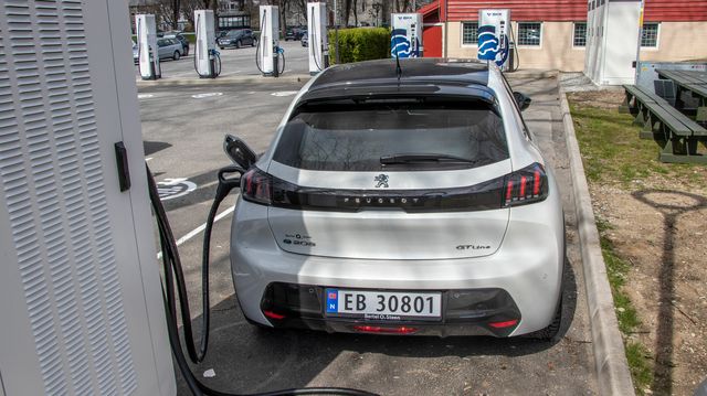 Norge får fortsette med momsfritak på elbiler