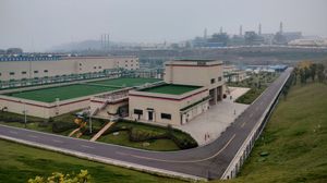 Bak kulissene i Kina: Bli med Solcellespesialisten på fabrikkbesøk