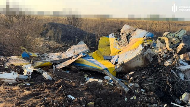 Ukrainsk kampfly styrtet brennende under luftangrep