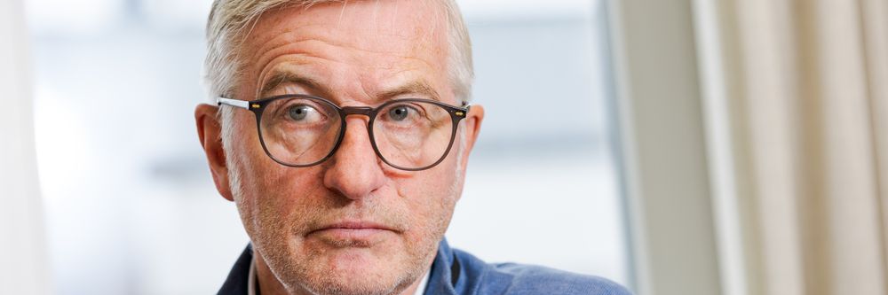 Illustrasjon av Krever å få toppjobben i Forsvarbygg tilbake