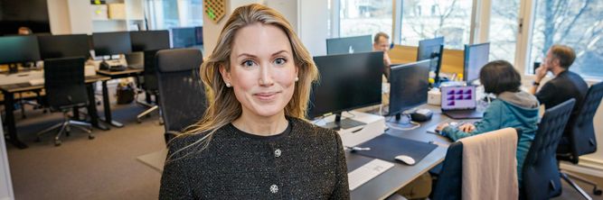 Illustrasjon av – Du må gjerne kalle meg KI-dronninga