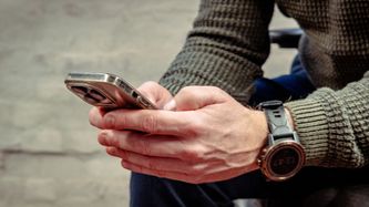 Illustrasjon av Nesten alle mobiloperatørene bryter krav til ID-kontroll