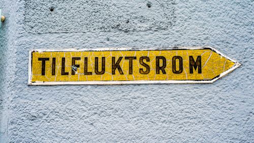 Illustrasjon av 8 av 20 distrikt førte ikke tilsyn med tilfluktsrom i fjor