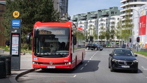 Illustrasjon av Frykter at utenlandske busser kan true norsk sikkerhet 