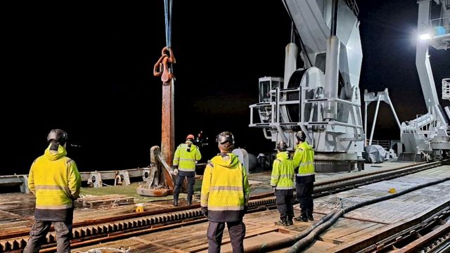 Snart er alle telekablene Eagle S-ankeret kappet, reparert