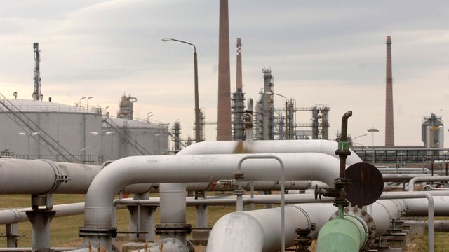 EU venter løsning om omstridt oljerørledning innen onsdag