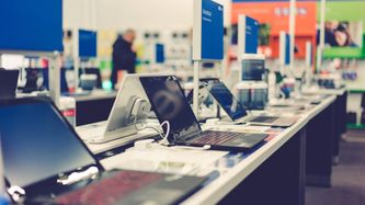 Illustrasjon av Salgsboom før Windows 10-slutt