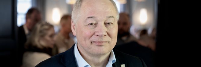 Illustrasjon av – Du vet ikke hva et problem er før du har prøvd å drive gruve på Grønland