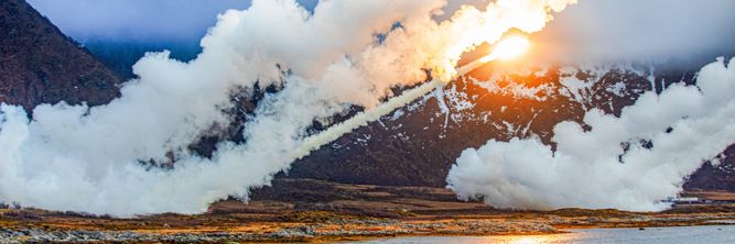 Illustrasjon av Danmark sveiver i gang produksjon av artilleriraketter