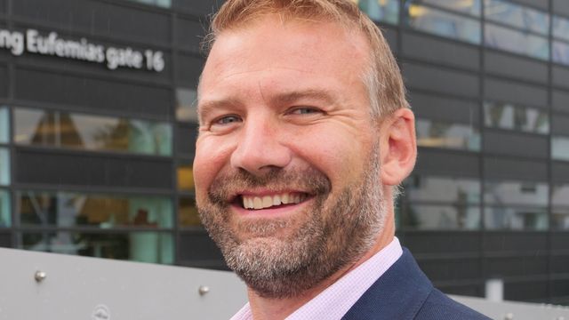 Han tar over sjefsstolen hos konsulent-veteranen