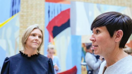 Illustrasjon av Søreide holder døren lukket for avgiftskutt på drivstoff: – Uansvarlig