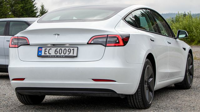 Tesla varsler økt pris som følge av EUs Kina-toll