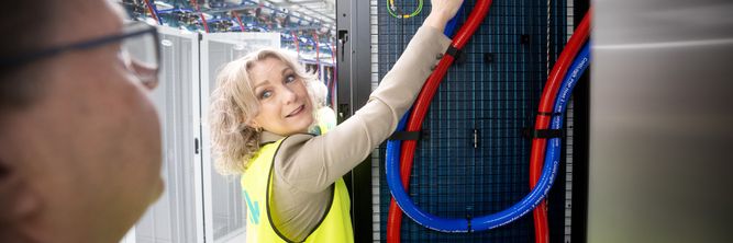Illustrasjon av Regjeringen Heiagjeng må komme med kraftigere datasenter-politikk 