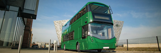 Illustrasjon av 25 busser har stått stille i halvannet år