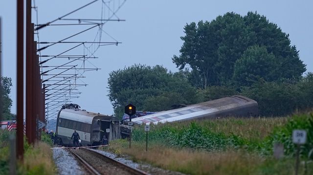 En død og flere skadet i togulykke i Danmark