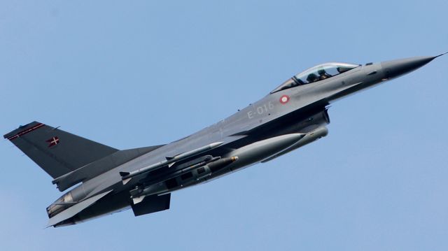 Danmark sender jagerfly til Grønland