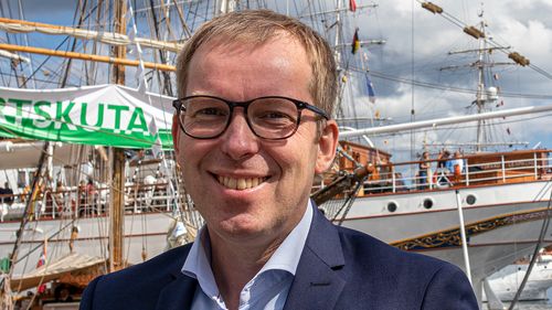 Illustrasjon av Elfergene – en historie om innovasjon, risiko og risikoavlastning