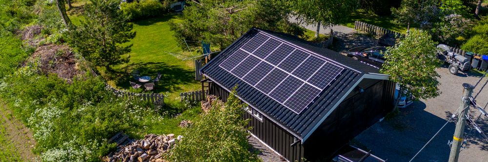 Illustrasjon av Budsjettavtalen åpner for «norgespris for solceller»