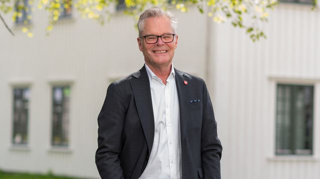 Synes elbilfordelene har gått for langt – men kjører selv elbil