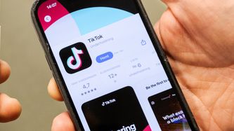 Illustrasjon av Mann tapte krav om Tiktok og Facebook i Høyesterett