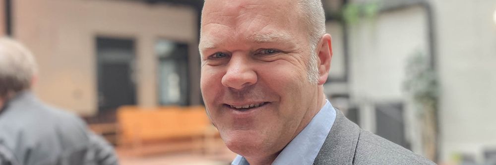 Illustrasjon av – Helt på jordet