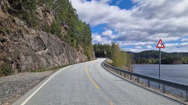 Både bratt og dypt der ny riksvei skal bygges