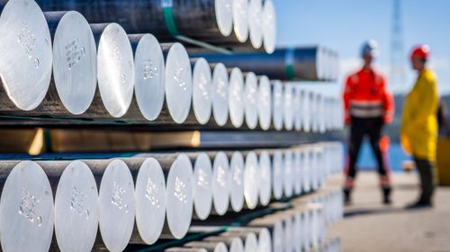 Illustrasjon av Fall i inntektene for Norsk Hydro