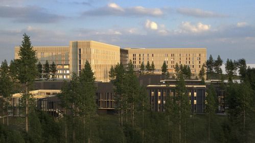 Illustrasjon av Mener plan for nytt sykehus vil svekke togsikkerheten