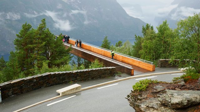 Parkeringskaos ved panoramapunktet – nå må det bygges ut