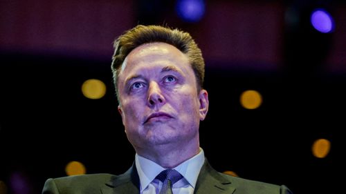 Illustrasjon av Musk lover datasentre i verdensrommet – eksperter tviler