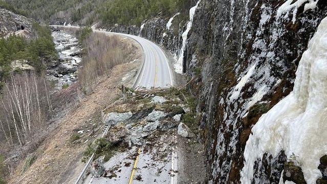 Nå blir rasutsatt E6 sikret mot steinsprang