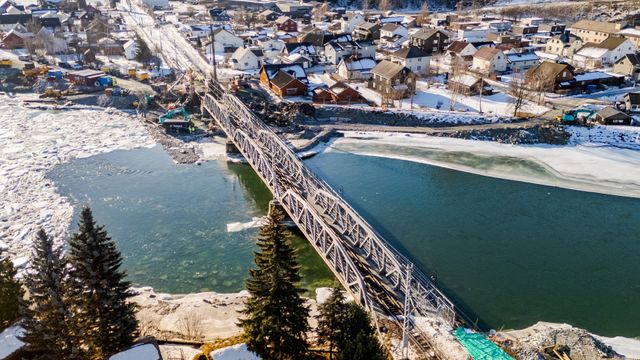 Fredag åpner Otta bru – godsaktør har tapt 17 millioner på stengingen 