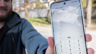Illustrasjon av Nkom truer med å stenge telefoner ute fra mobilnettene