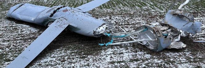 Illustrasjon av Ukraina angripes av missiler med mange vestlige komponenter