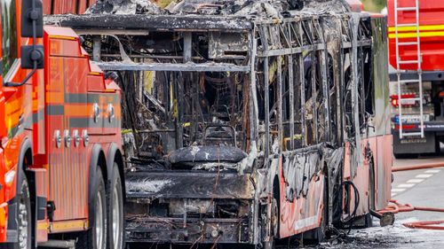 Illustrasjon av Buss tok fyr mens den kjørte