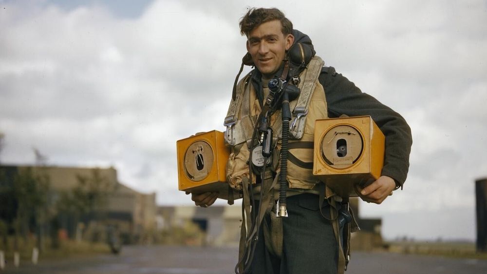 Illustrasjon av Brevduer var en gang standard­utstyr i britiske bombefly