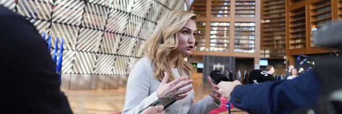 Illustrasjon av Sverige skroter nye kraftkabler som følge av EU-strid