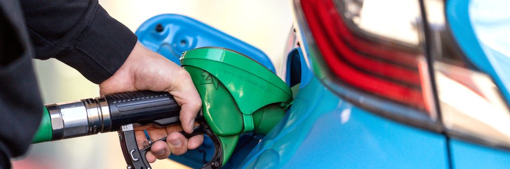 Illustrasjon av Hvorfor er bensinen så dyr når Norge har så mye olje?