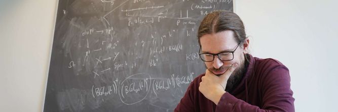Illustrasjon av Regnestykkene hans er for vanskelige for en datamaskin