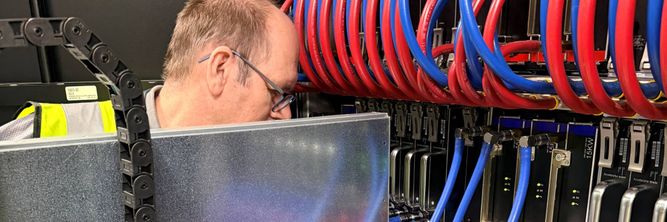 Illustrasjon av Står i kø for å bruke Norges kraftigste datamaskin – sprengt kapasitet