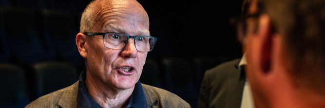 Illustrasjon av – Dette er byråkratisk tåketale