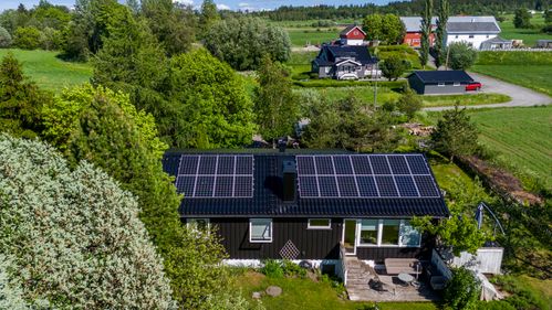Illustrasjon av Full stopp i solkraftmarkedet for private boliger