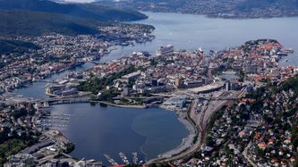 Illustrasjon av Noen har fått tak i e-post&shy;adressene til alle skoleelever i Bergen