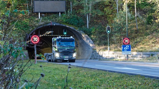 Ukjente bakterier spiser seg inn i Oslofjordtunnelen