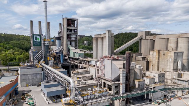 Skal fange CO2 ved nok en sementfabrikk