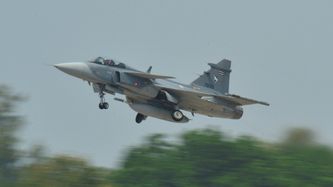 Illustrasjon av Kampflyet Gripen er for første gang brukt i et faktisk angrep