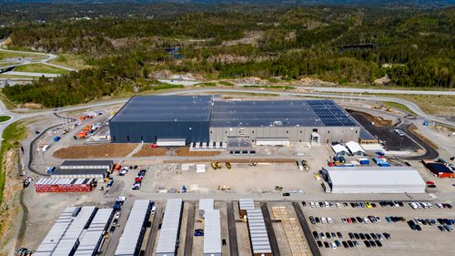 Illustrasjon av Frykter Statnett-forsinkelser kan true gigafabrikk