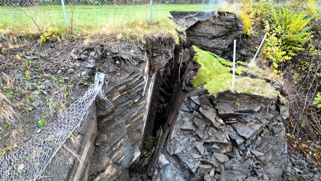 Titalls tonn med steinblokker kan rase inn i studentbolig