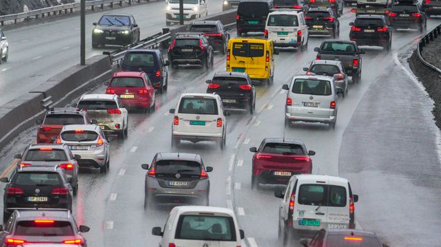 Kraftig fall i bilavgiftene – men bompenger utgjør stadig større andel