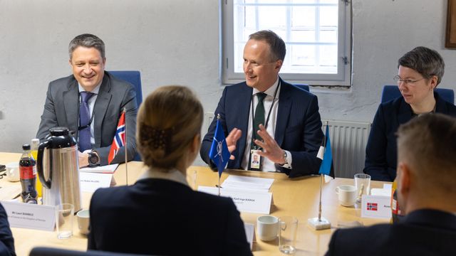 Advarer om fiendtlig aktivitet i fredstid